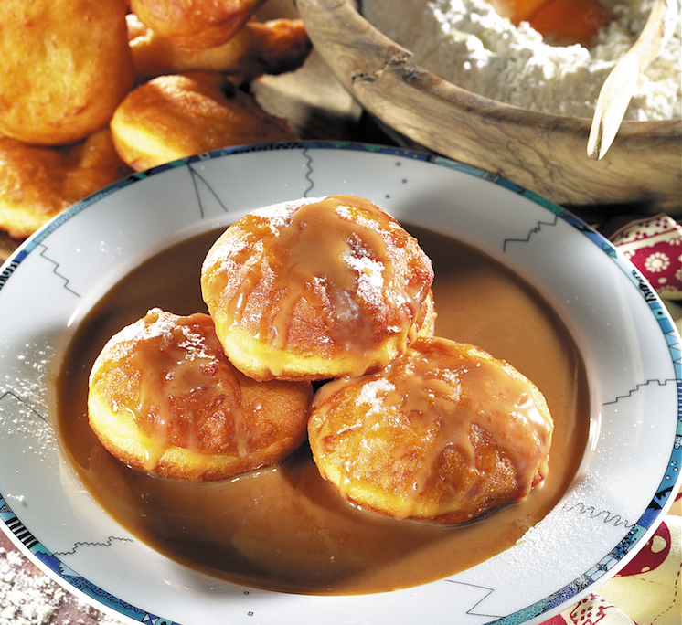 <!--:hu-->Karamellás busófánk (baranyai busófánk (szalagos farsangi fánk karamellmártással)<!--:-->