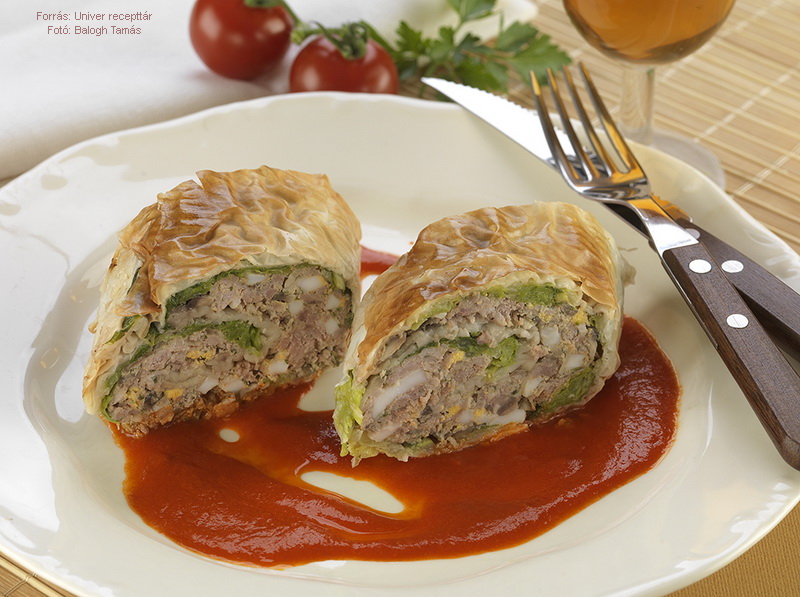 <!--:hu-->Kelkáposztás libarétes fűszeres paradicsommártással<!--:-->