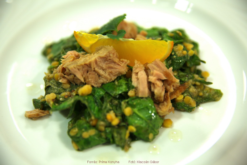 <!--:hu-->Vörös lencsés, tonhalas spenótsaláta<!--:-->