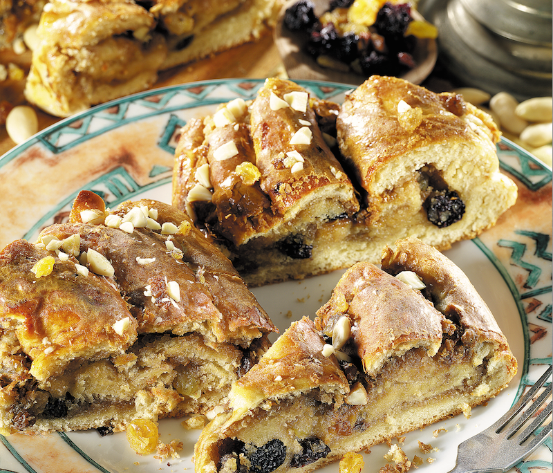 <!--:hu-->Mandulás, mazsolás kalács<!--:-->