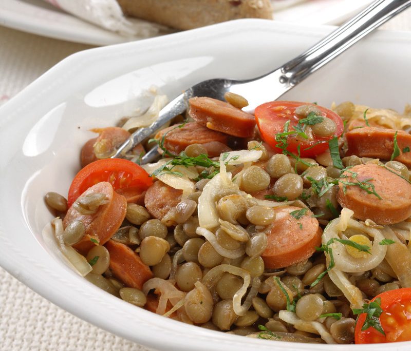 <!--:hu-->Meleg, kolbászos lencsesaláta<!--:-->