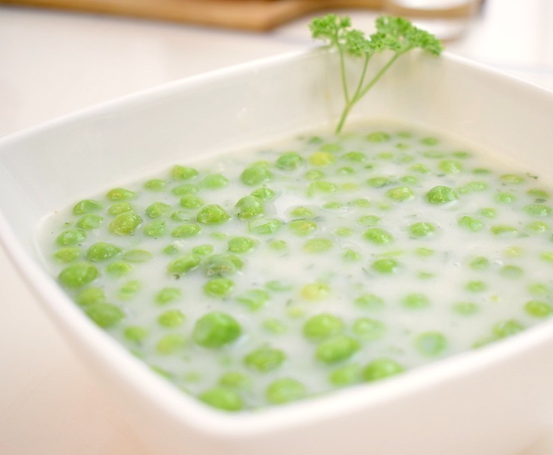 <!--:hu-->„Mindenmentes” zöldborsófőzelék – készült az OnLive© főzőiskola 28. adásában<!--:-->