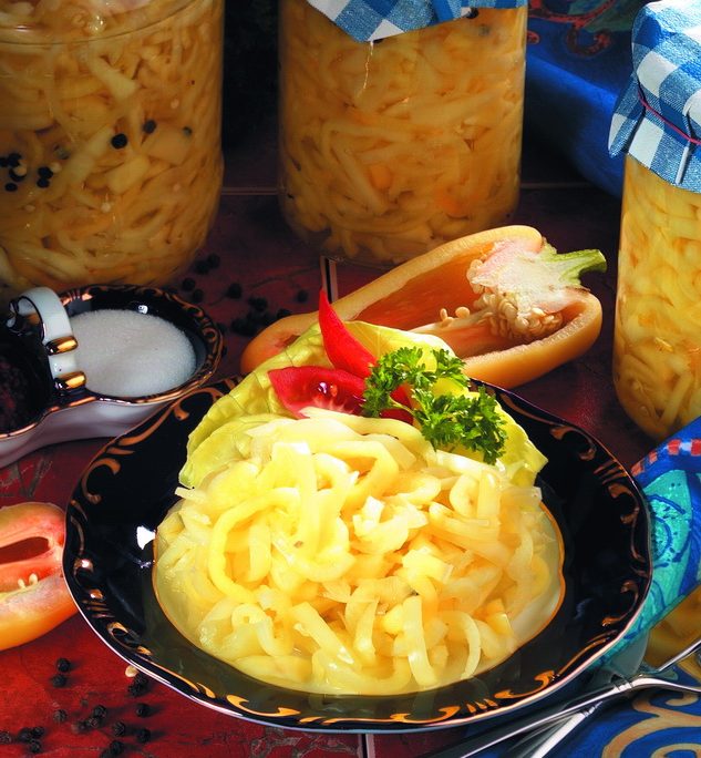 <!--:hu-->Paprikasaláta télire<!--:-->