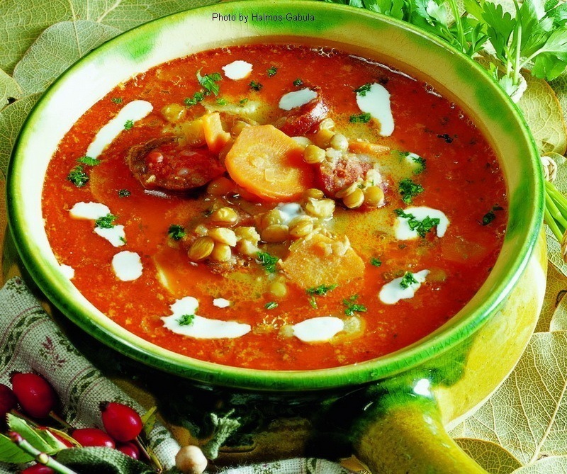 <!--:es-->Sopa picante de lentejas – (Pikáns lencseleves) <!--:-->