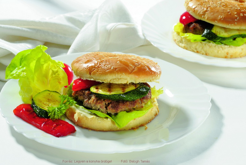 <!--:hu-->Pulykaburger grillezett zöldségekkel<!--:-->