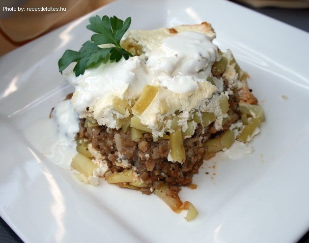 <!--:es--> Gratinado de judías tiernas – (Rakott zöldbab)<!--:-->