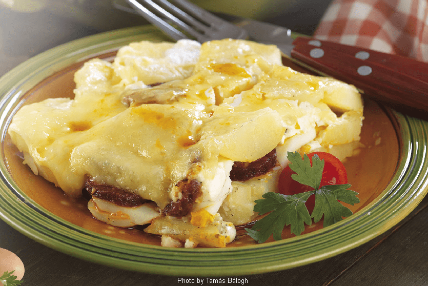 <!--:es--> Gratinado de patatas – (Rakott burgonya)<!--:-->