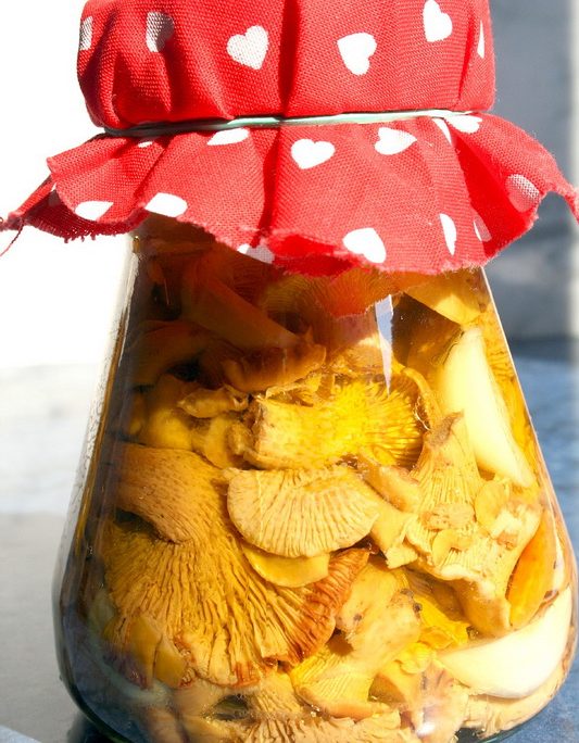 <!--:hu-->Rókagomba olívaolajban  –  készítette Csigó János mesterszakács<!--:-->