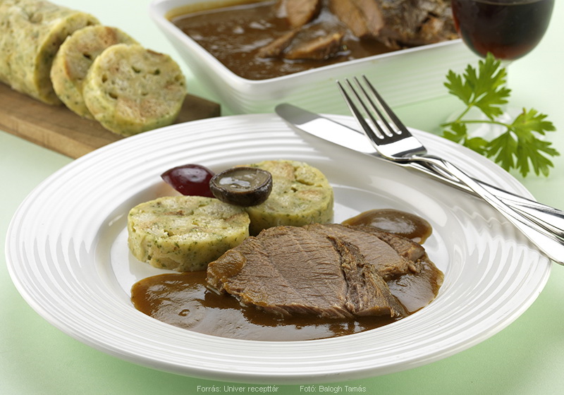 <!--:hu-->Rozsdás (vörösboros) szarvascomb szalvétagombóccal <!--:-->