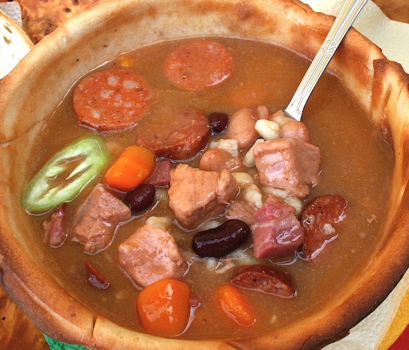 <!--:hu-->„Sokkettes” bableves, ehető tányérban – készítette Papp Gábor és Kovács „Tücsi” Mihály (Csömör)<!--:-->