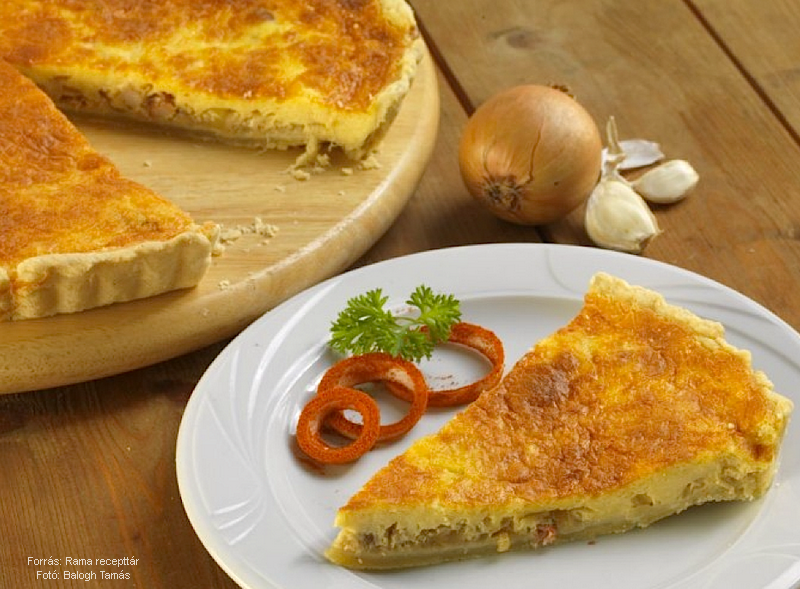 <!--:hu-->Szalonnás, fokhagymás sajtos pite <!--:-->