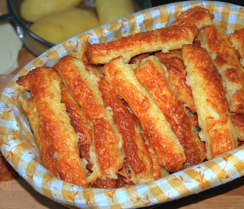 <!--:hu-->Szilveszteri krumplis, sajtos rudak (borkorcsolya)<!--:-->