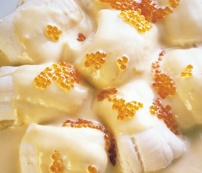 <!--:hu-->Tengeri halfilé fehérboros, tejszínes, kaviáros mártással<!--:-->