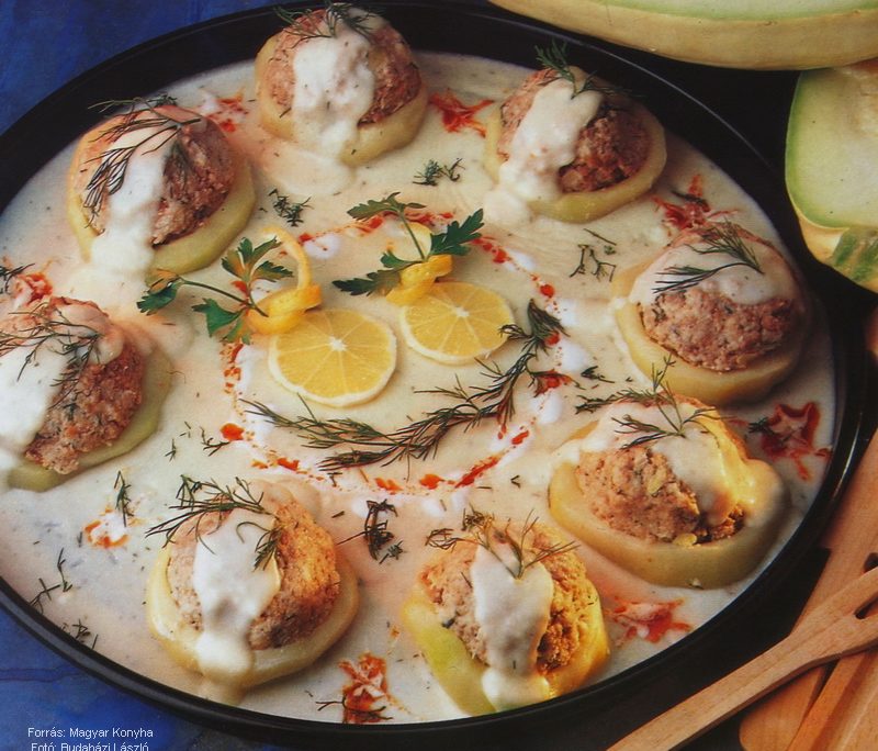 <!--:hu-->Töltött tökkarikák tejszínes kapros mártással<!--:-->