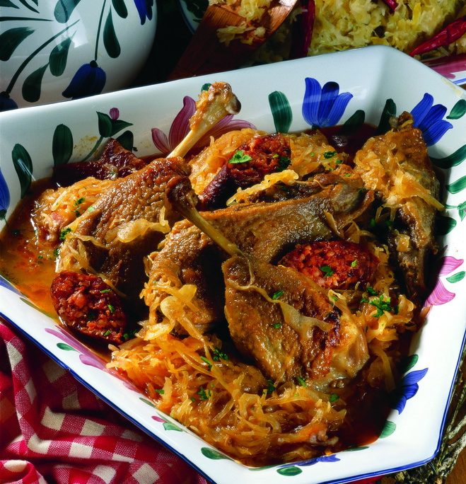 <!--:it-->Cosce di pollo al lecsó con pasta all’aneto e ricotta – (lecsós csirkecomb kapros, túrós csuszával)<!--:-->