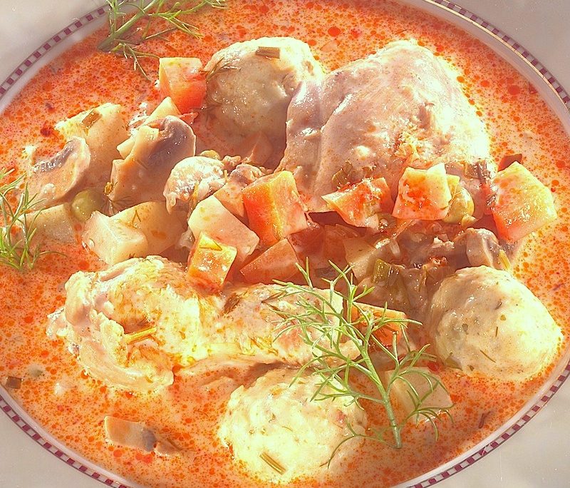 <!--:hu-->Zöldfűszeres, mustáros, tejszínes csirkeraguleves sajtgombóccal<!--:-->