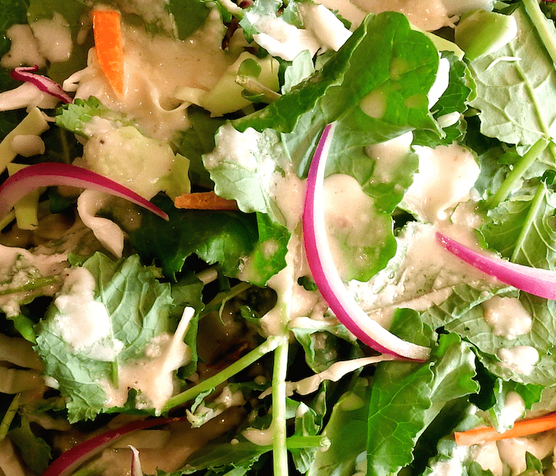 <!--:hu--> Zöldsaláta tárkonyos, tormás öntettel<!--:-->